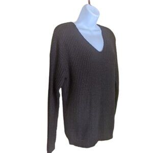 Black V-Neck Ribbed Knit Sweater Size Medium